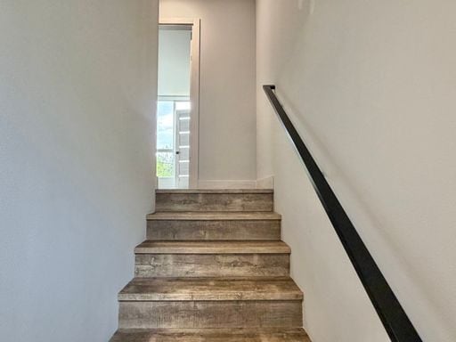 Building Photo - Upscale 3-level Modern Townhome in desired Delridge Neighborhood! Available Now!