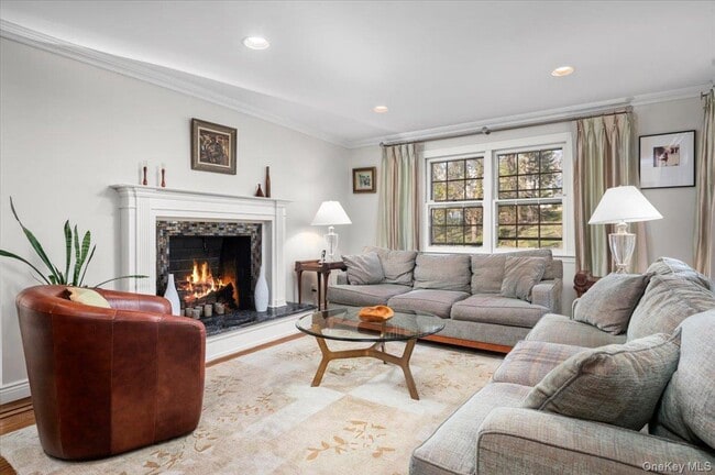 Building Photo - 9 Cherry Ln