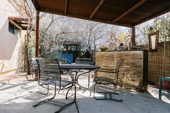 Building Photo - 1651 N Pima Ct