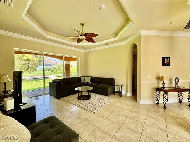 Building Photo - 1740 Ludlow Rd