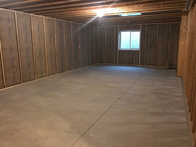 Unfinished basement - 206 Stallion Way