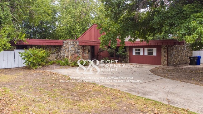 Building Photo - Talk About Unique! Must See 4 Bed/2 Bath S...