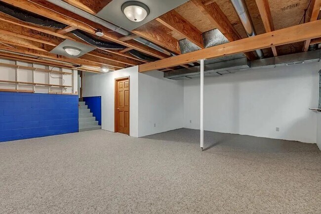 Building Photo - 813 8th St N