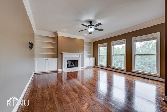 Building Photo - 1338 Sweetwater Dr