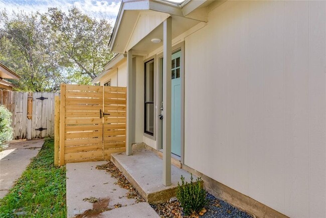 Building Photo - 913 Chisholm Cove