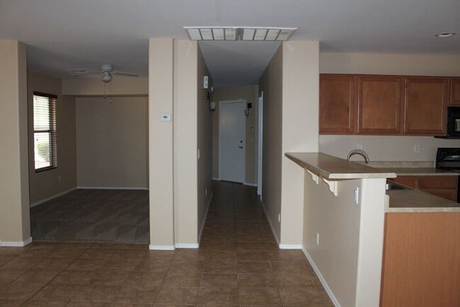 Building Photo - 3 bedroom-Village at San Tan Heights