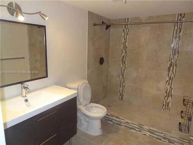 Building Photo - 17500 N Bay Rd