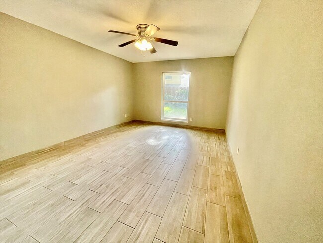 Building Photo - 8318 Hot Springs Dr