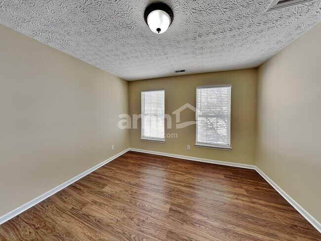 Building Photo - 5954 Courtney Pl