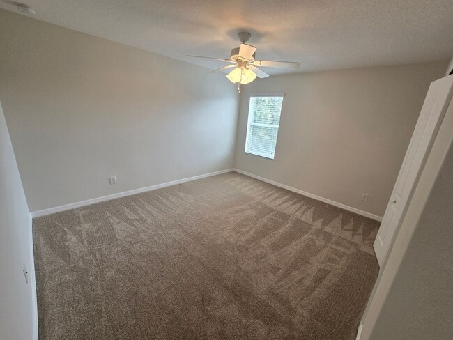 Building Photo - Luxurious Single-Family Home in Secluded Mount Dora Community