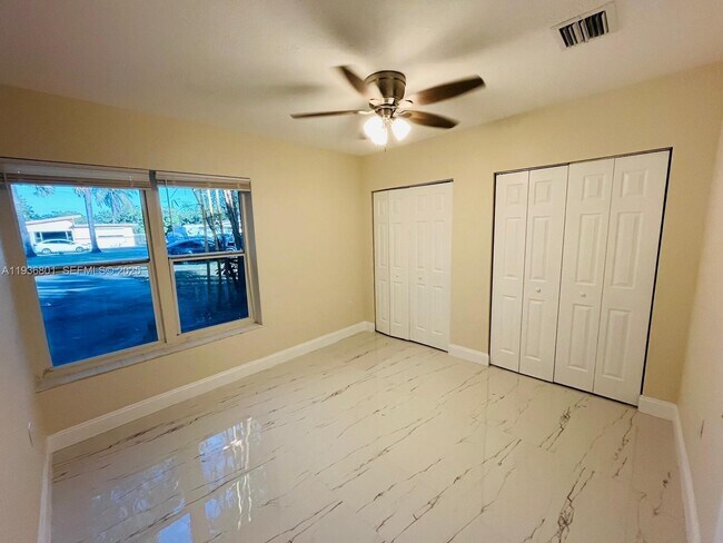 Building Photo - 501 Carolina Ave