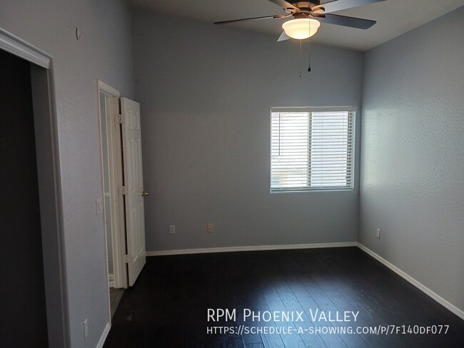 Building Photo - Charming Phoenix 3 Bed / 2.5 Bath Townhome...