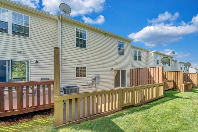 Building Photo - 575 Oak Tree Blvd NW