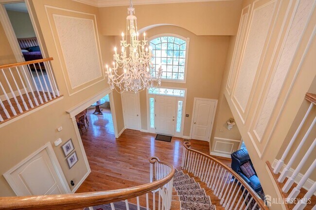 Building Photo - 19 Meadowlark Dr