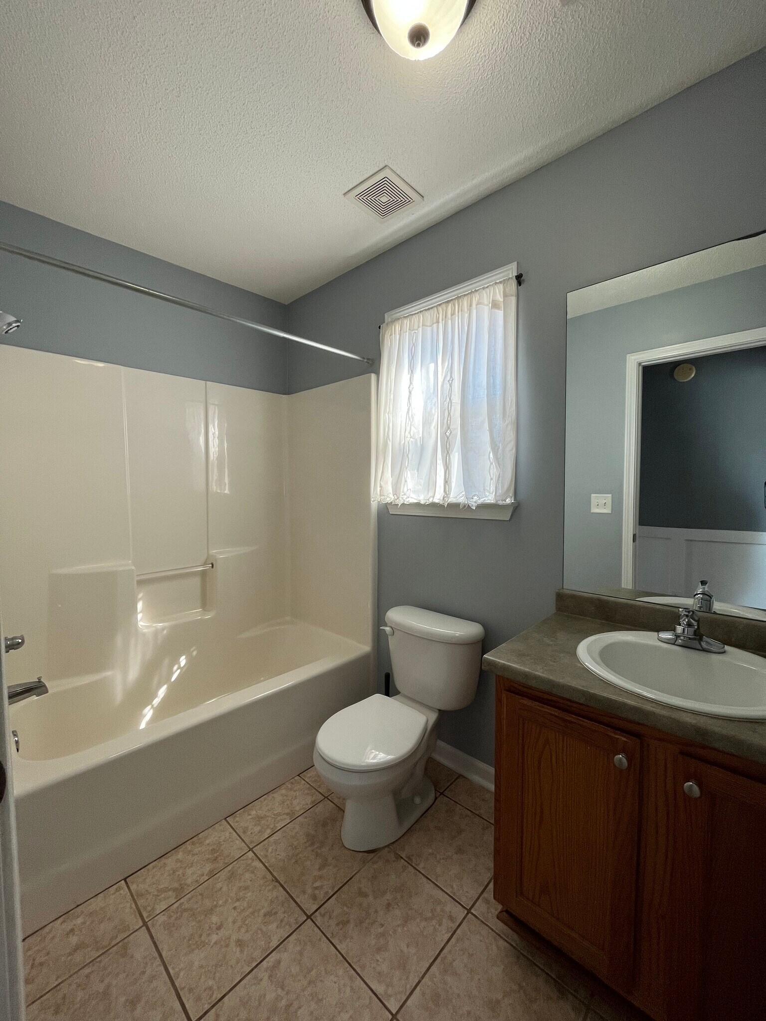 Building Photo - 209 Courthouse Ln