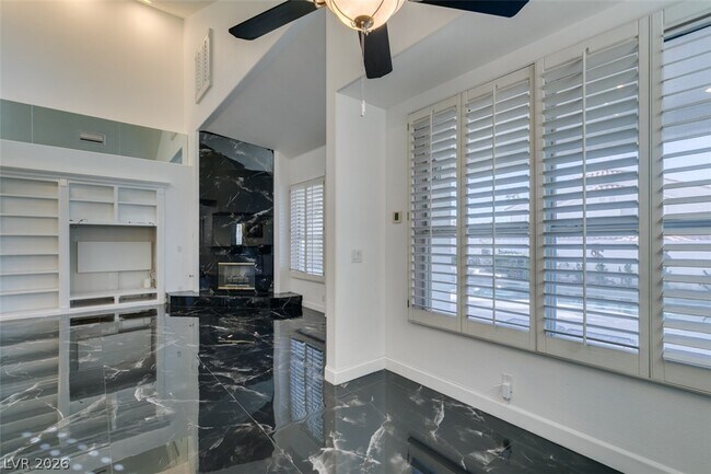 Building Photo - 174 Buena Ct