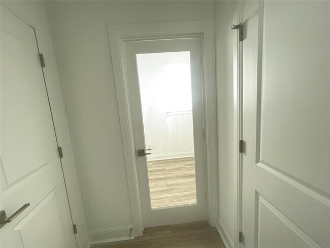 Building Photo - 544 Bauer Lp