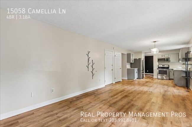 Building Photo - 15058 Camellia Ln