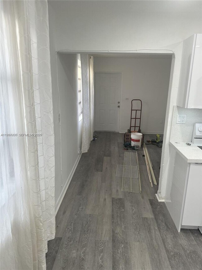 Building Photo - 3268 SW 25th St