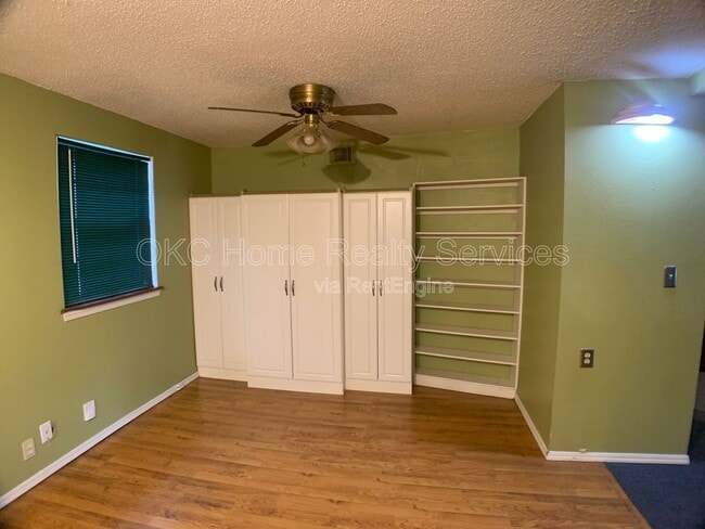 Building Photo - 4900 S Dimple Dr