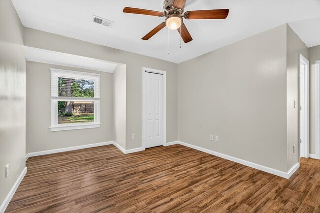 Building Photo - Move-In Ready Home in Hanahan
