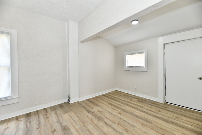 Building Photo - 1145 N Belleview Pl