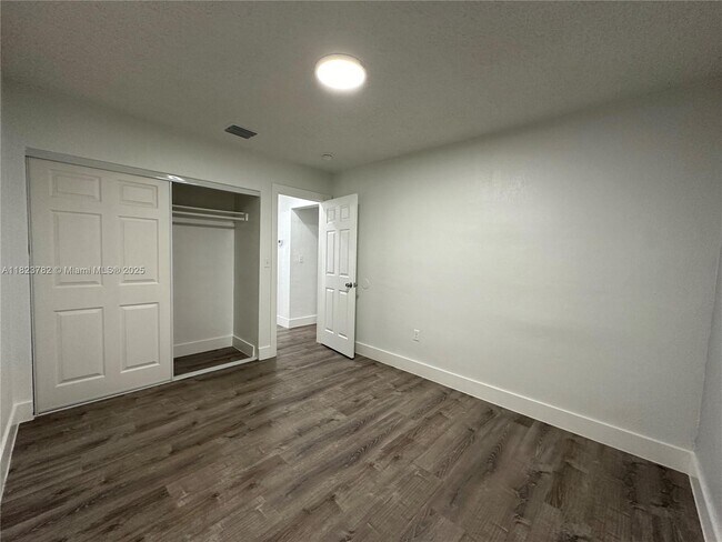 Building Photo - 6032 SW 25th St