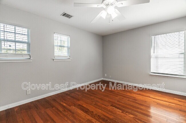 Building Photo - 106 Red Willow