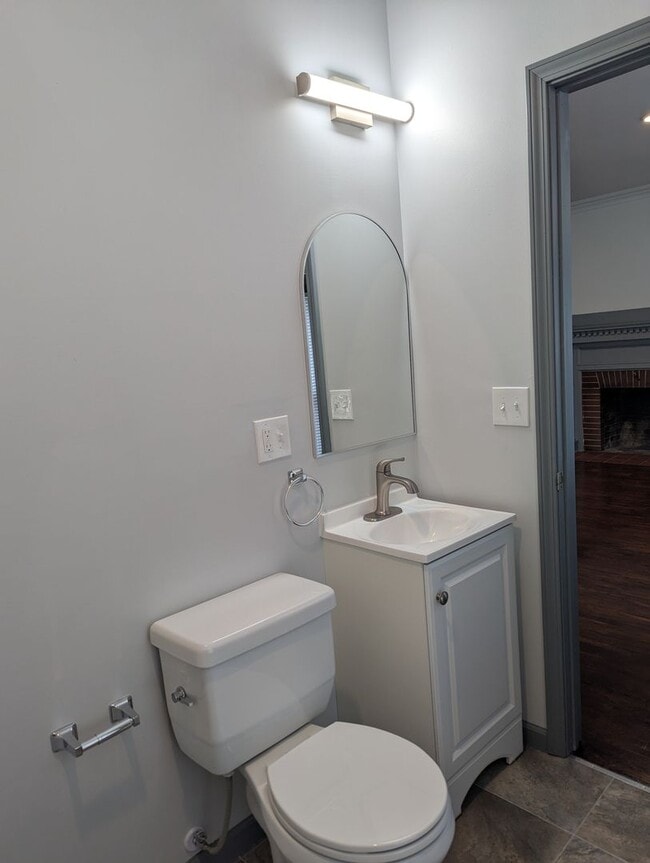 Building Photo - 473 Walnut St