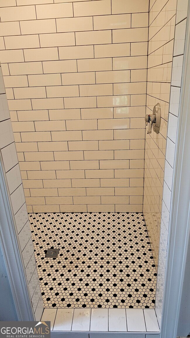 Building Photo - 1541 Oak Grove Church Rd