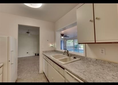 Building Photo - 2492 Sable Ave