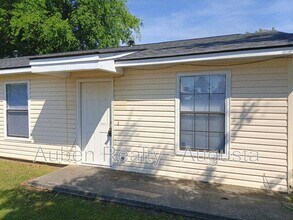 Building Photo - 1730 Hicks St