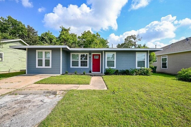 Primary Photo - 226 Hyta St