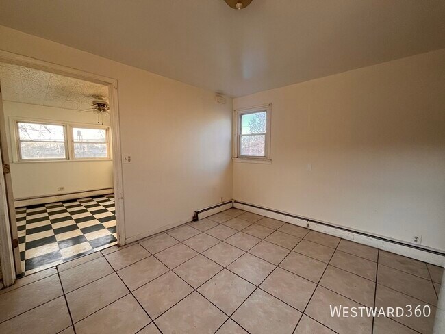 Building Photo - 1622 N 40th Ave