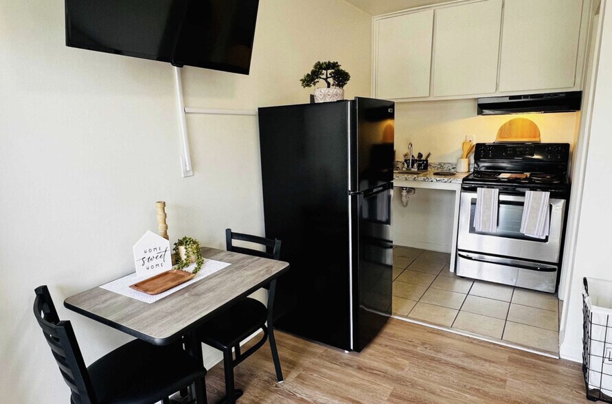 Primary Photo - Lorene Lodge Apartments