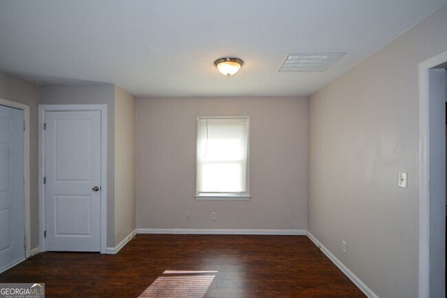 Building Photo - 2259 Nelms Dr SW