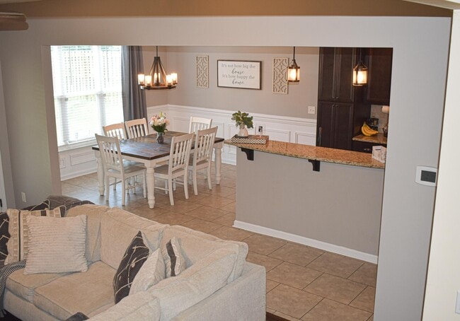 Building Photo - 3262 Alexandria Dr