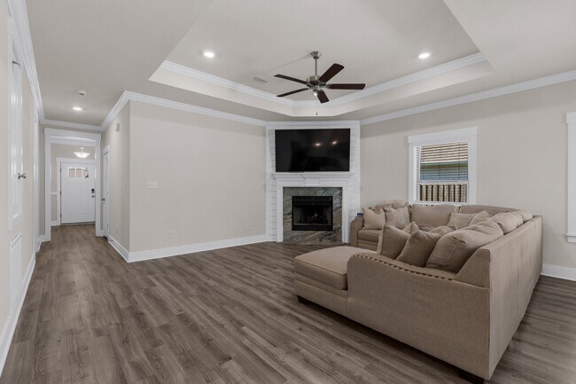 Building Photo - 1048 Pheasant Cir