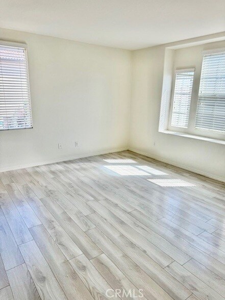 Building Photo - 1562 Cheshire Dr
