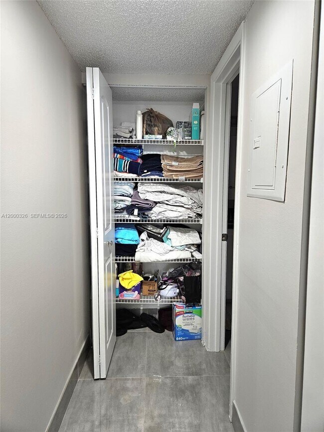 Building Photo - 841 Lyons Rd