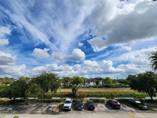 Building Photo - 2866 S University Dr