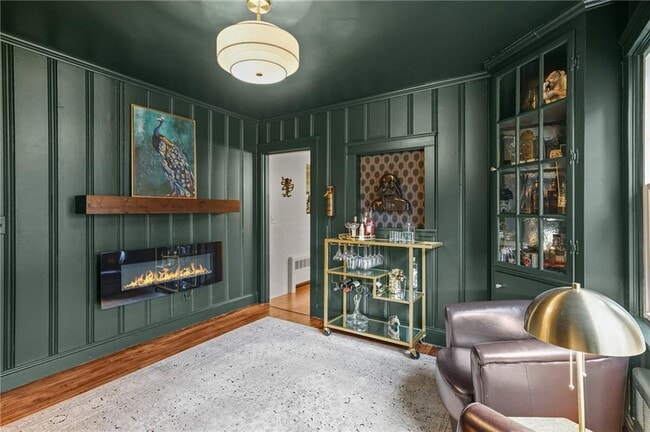 Building Photo - 80 Lakeshore Dr