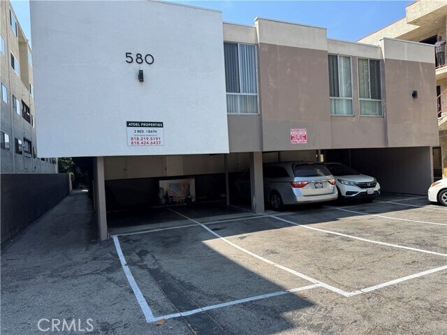 Primary Photo - 580 W Stocker St