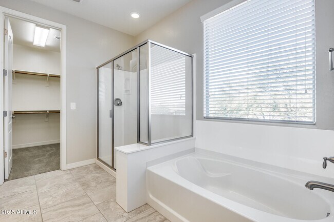 Building Photo - 9944 W Louise Dr