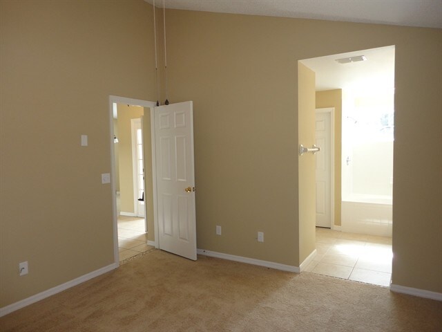 Building Photo - 250 Misty Meadow Dr