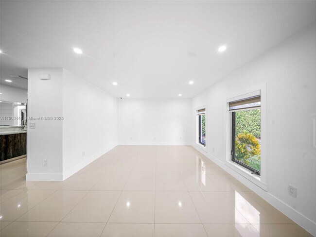 Building Photo - 7434 SW 127th Ct