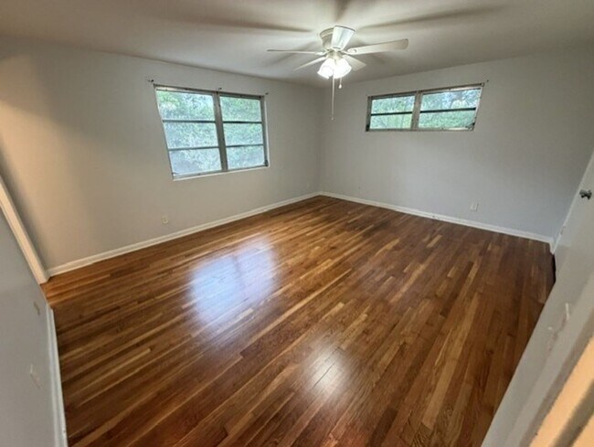 Building Photo - 1105 Timber Ln
