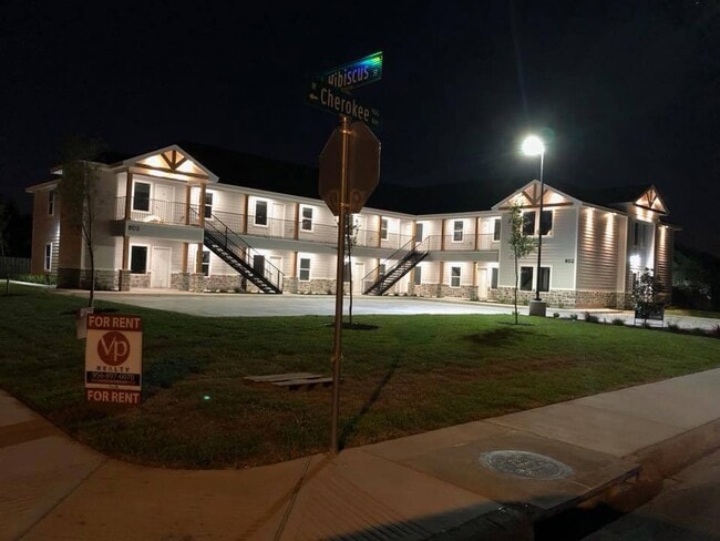 Building Photo - Cherokee Apts