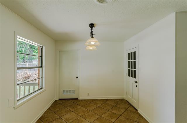 Building Photo - 816 S Burdette Ave