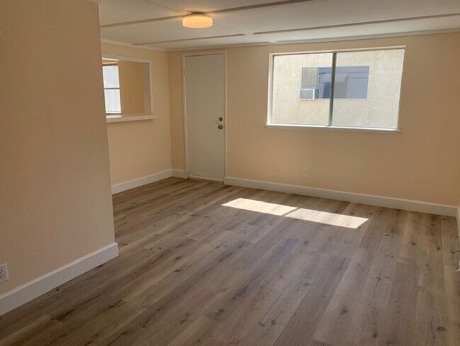 Building Photo - Shaffer480